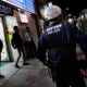 Policía en Japón. AP